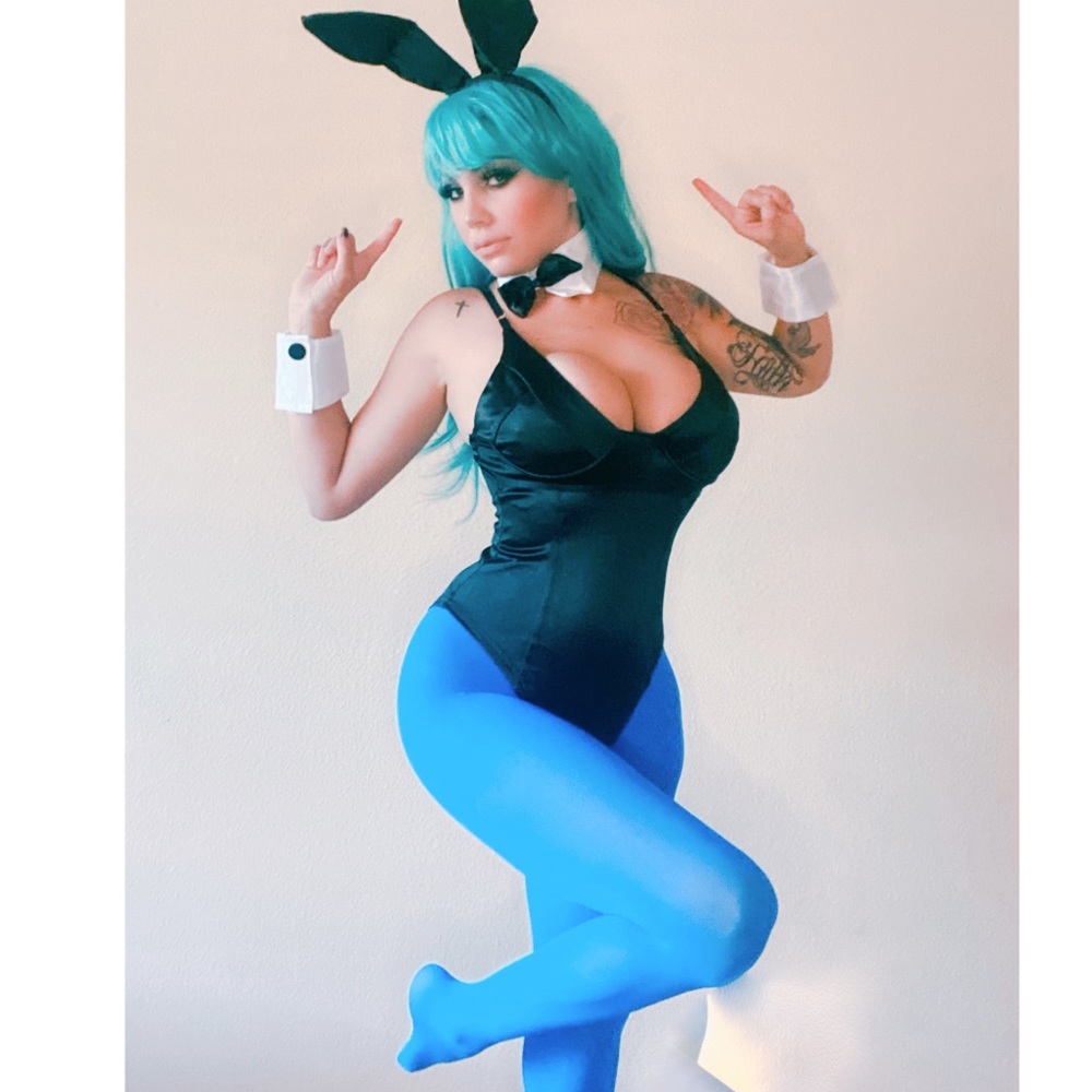 Bulma bunny cosplay